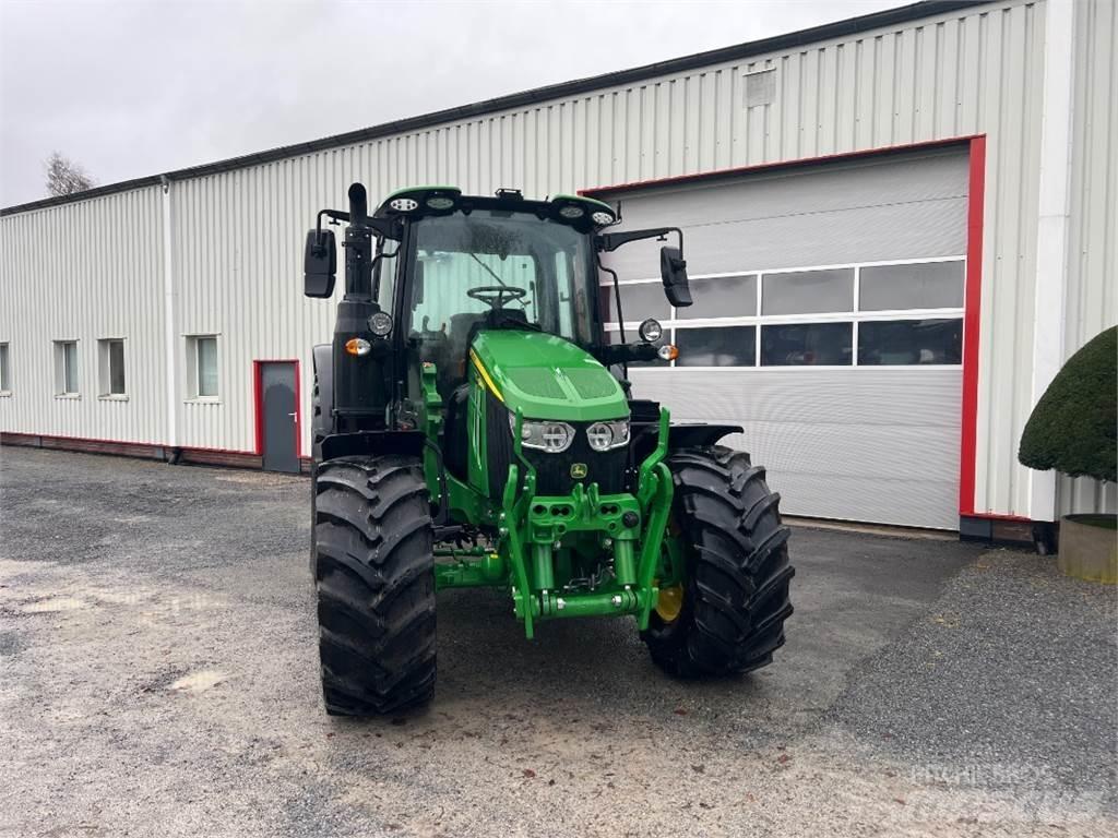 John Deere 6120M Трактори