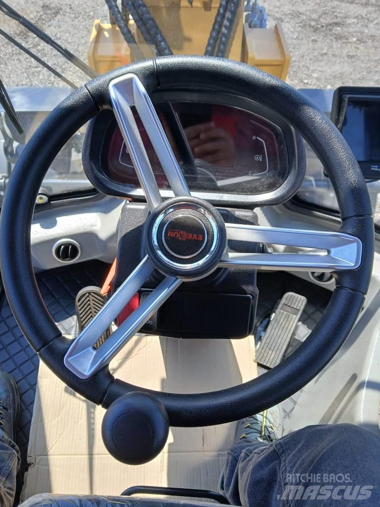 Everun ER 2500 Верижен товарач
