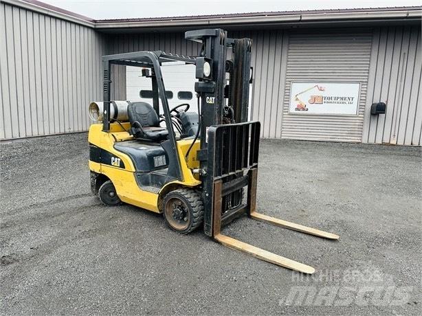 CAT C 6000 Кари товарачи на контейнери