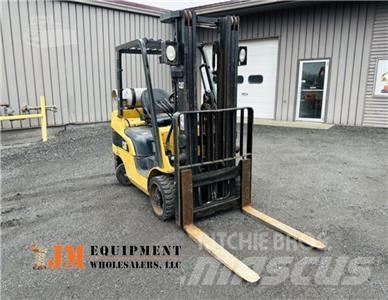CAT C 6000 Кари товарачи на контейнери