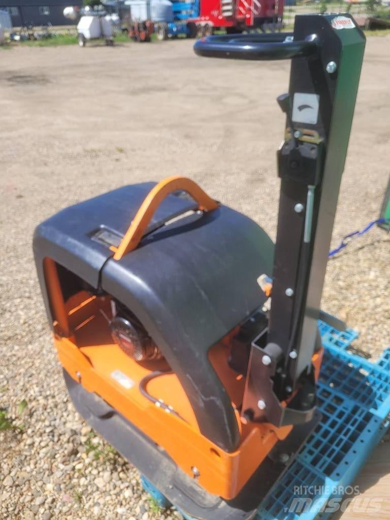 Atlas Copco RP400 Теглени вибрационни валяци
