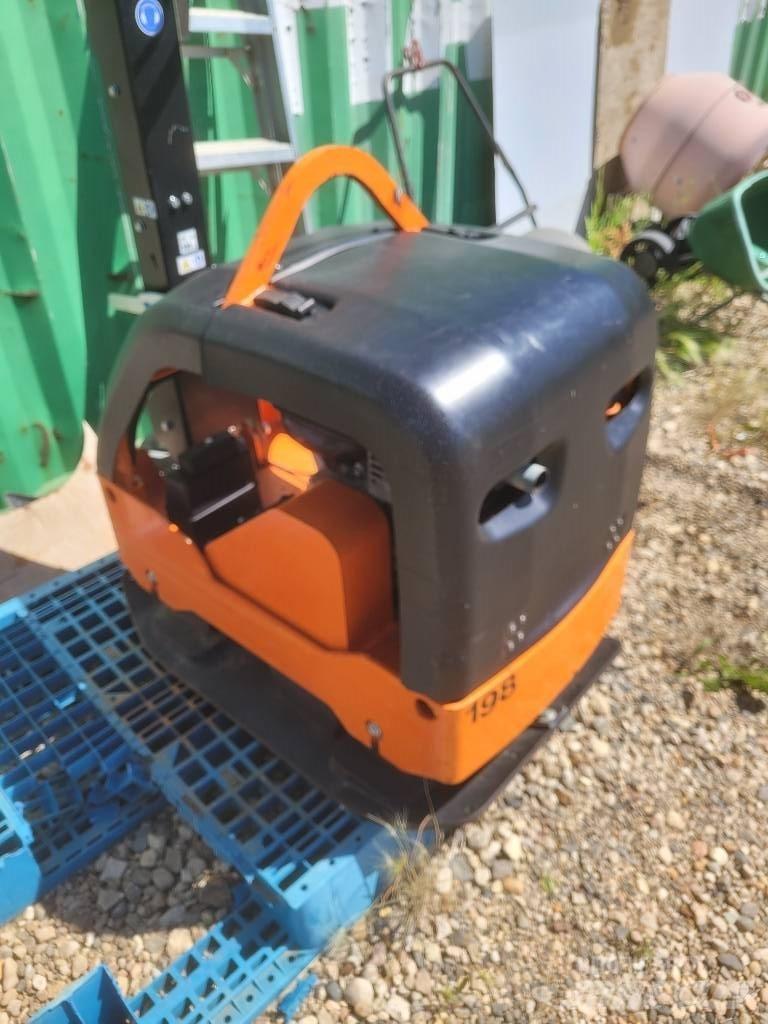 Atlas Copco RP400 Теглени вибрационни валяци
