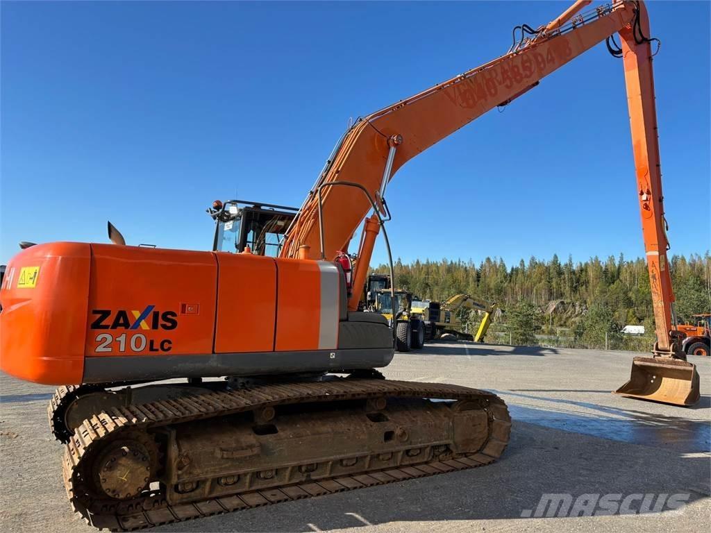 Hitachi ZX210LC-3 Екскаватори с дълго рамо