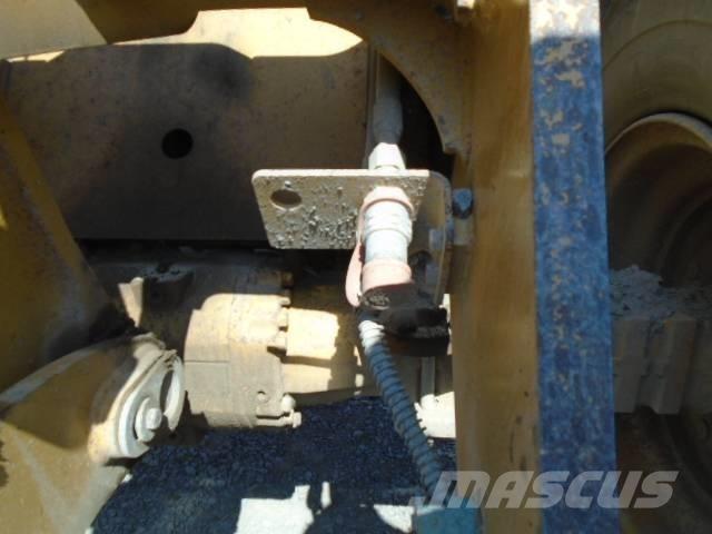 CAT 914M Колесни товарачи