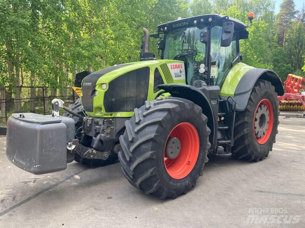 CLAAS Axion 960 Трактори