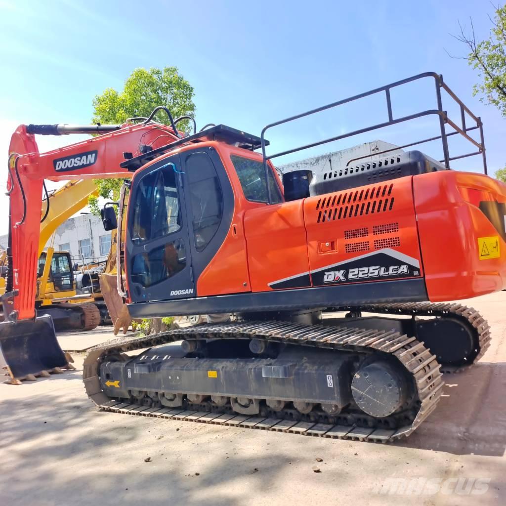 Doosan DX 225 LCA Верижен екскаватор