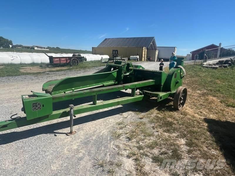 John Deere 3950 Фуражни комбайни