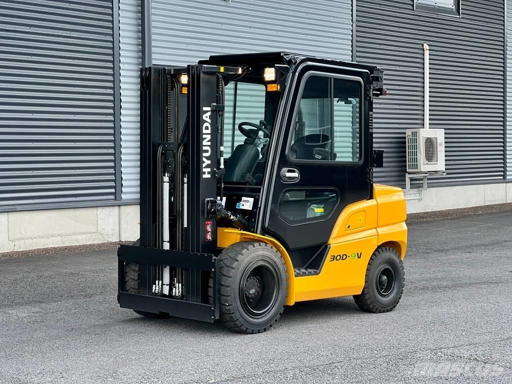 Hyundai 30D-9V Дизелови камиони