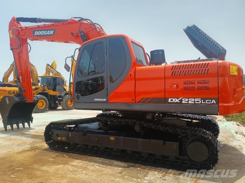 Doosan DX 225 Верижен екскаватор