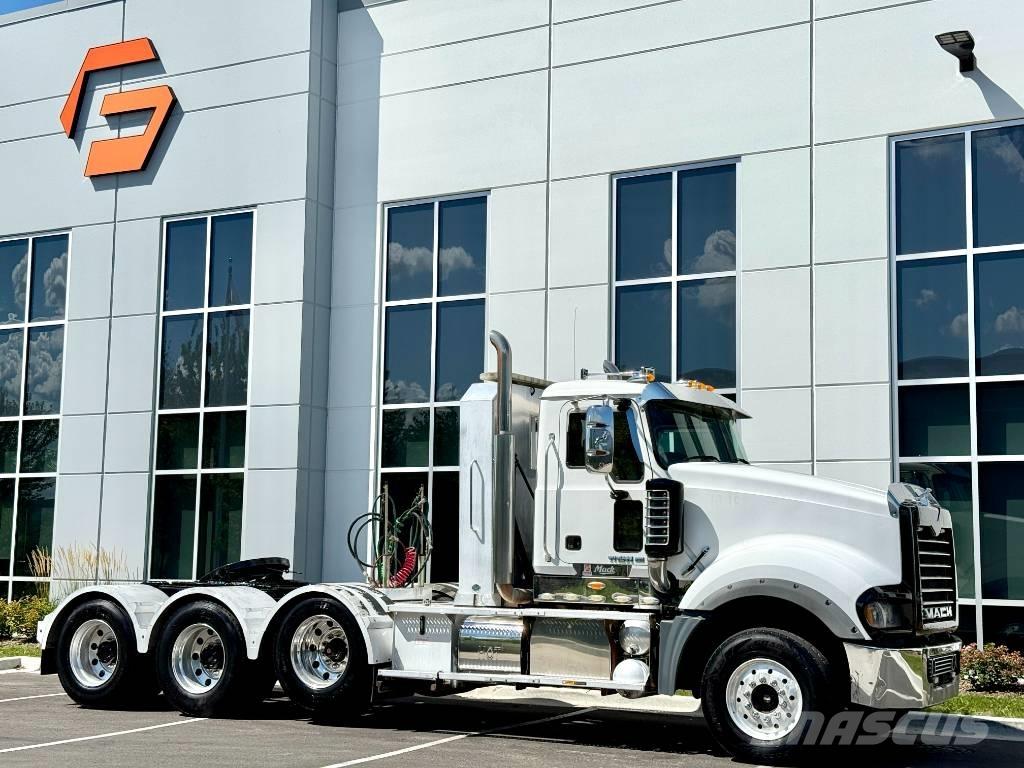 Mack Titan TD 713 Влекачи