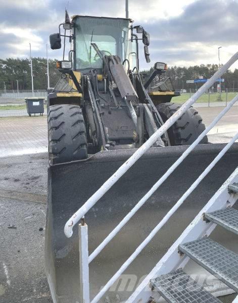 Komatsu WA 200 PT-5 Колесни товарачи