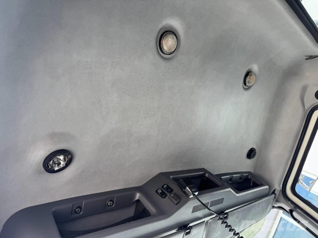 Mack GU713 Самосвал