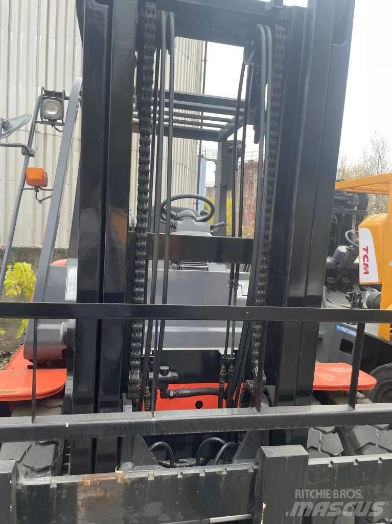 Toyota 7 Ton Дизелови камиони