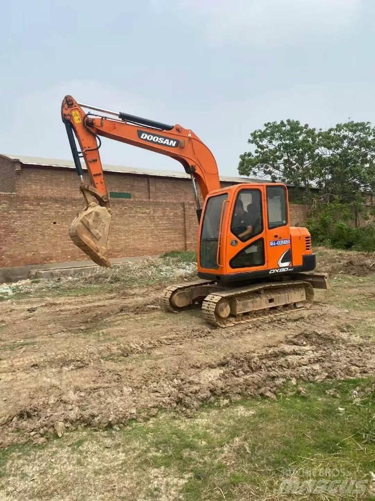 Doosan DX80 Средни екскаватори 7т - 12т