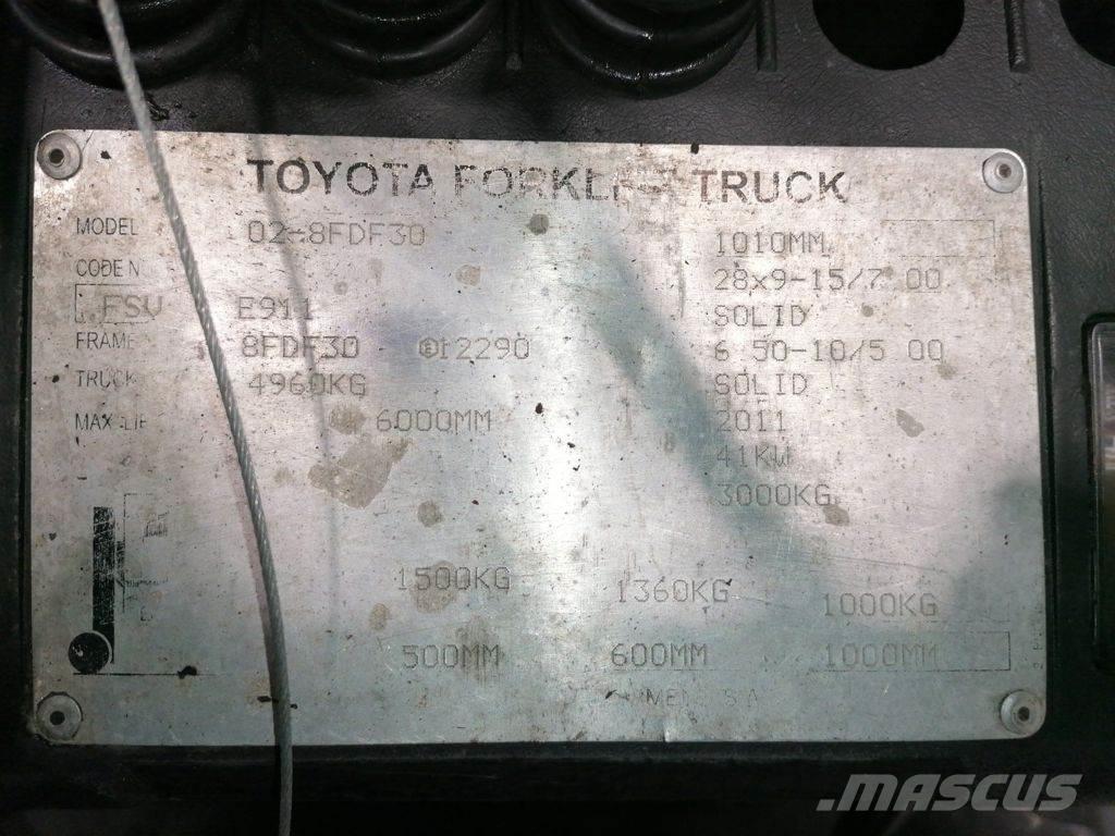Toyota 02-8FDF30 Дизелови камиони