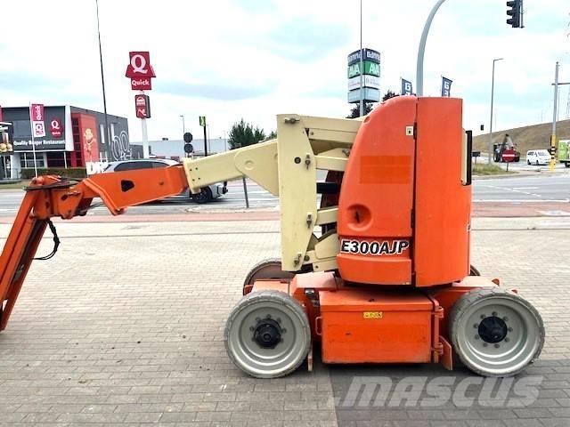 JLG E 300 AJP Съчленени стрелови подемници