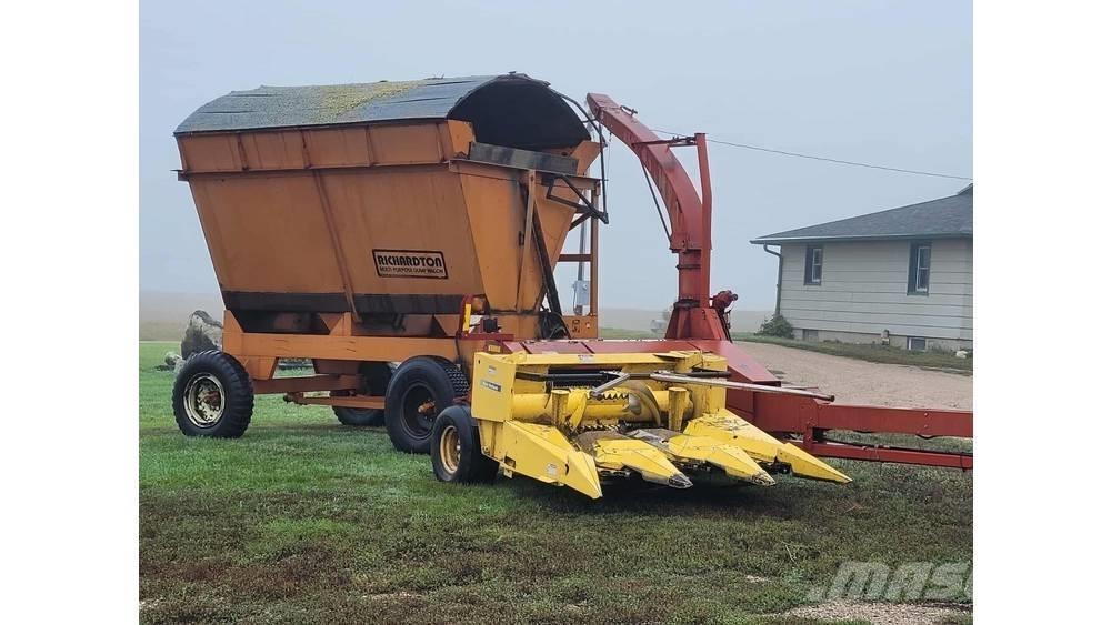 New Holland FP230 Фуражни комбайни
