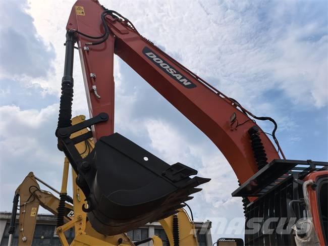 Doosan DX 225 LC Верижен екскаватор