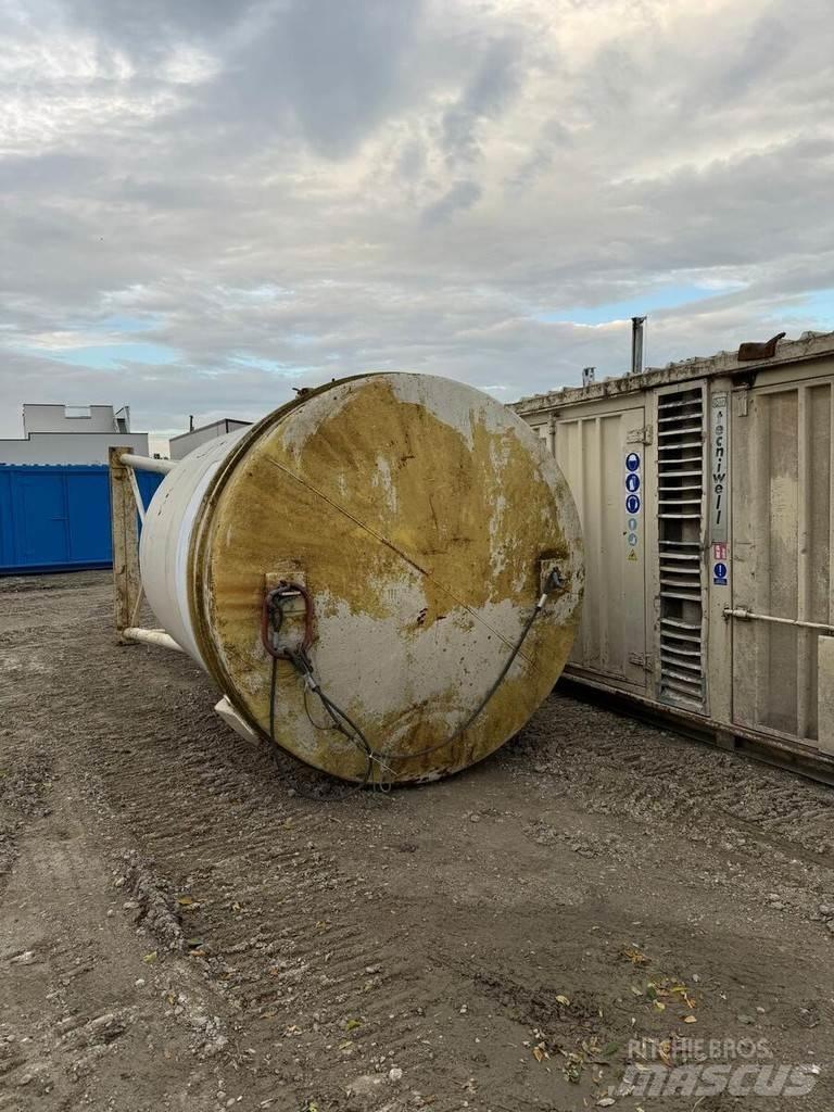  Silo 18 m3 Техника за разтоваране на силоз