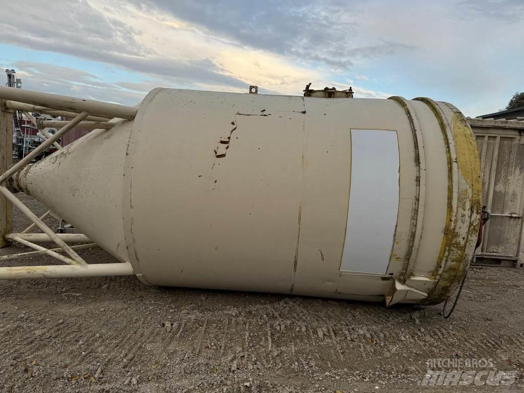  Silo 18 m3 Техника за разтоваране на силоз