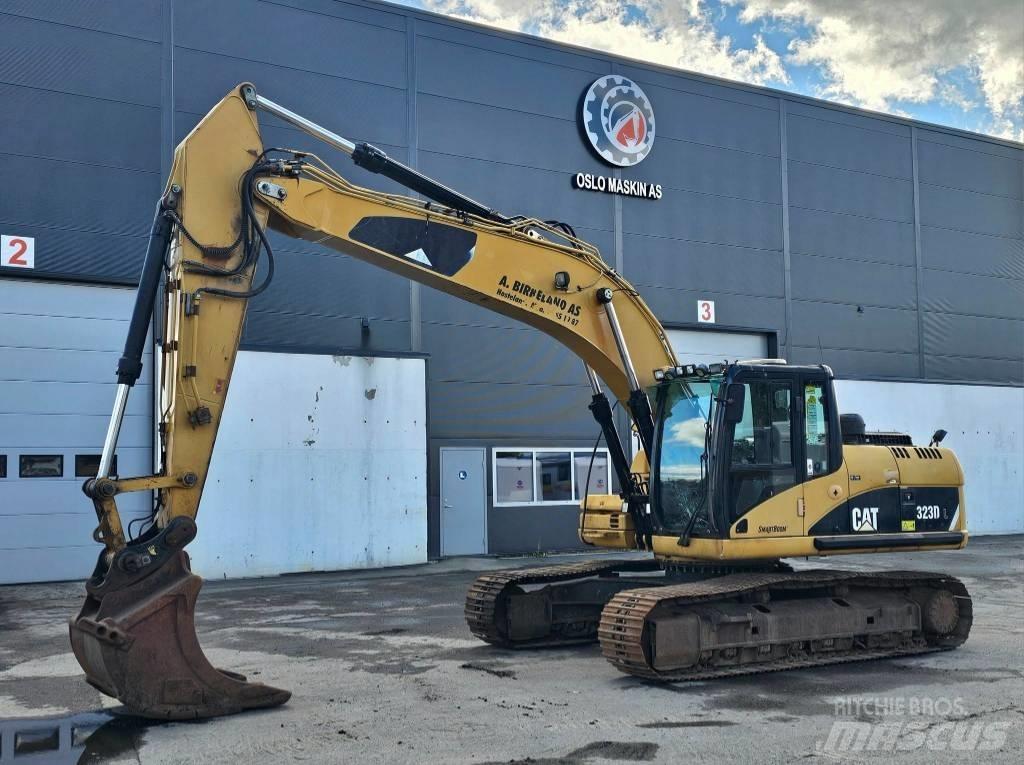 CAT 323 D L Верижен екскаватор