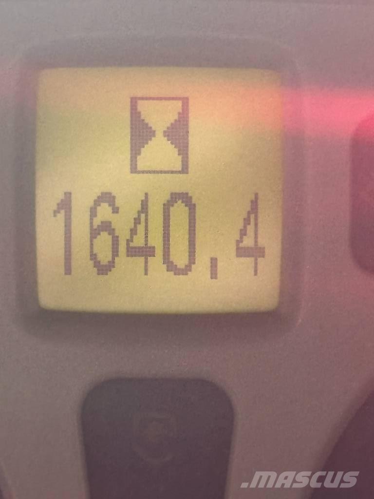 New Holland T 5040 Трактори