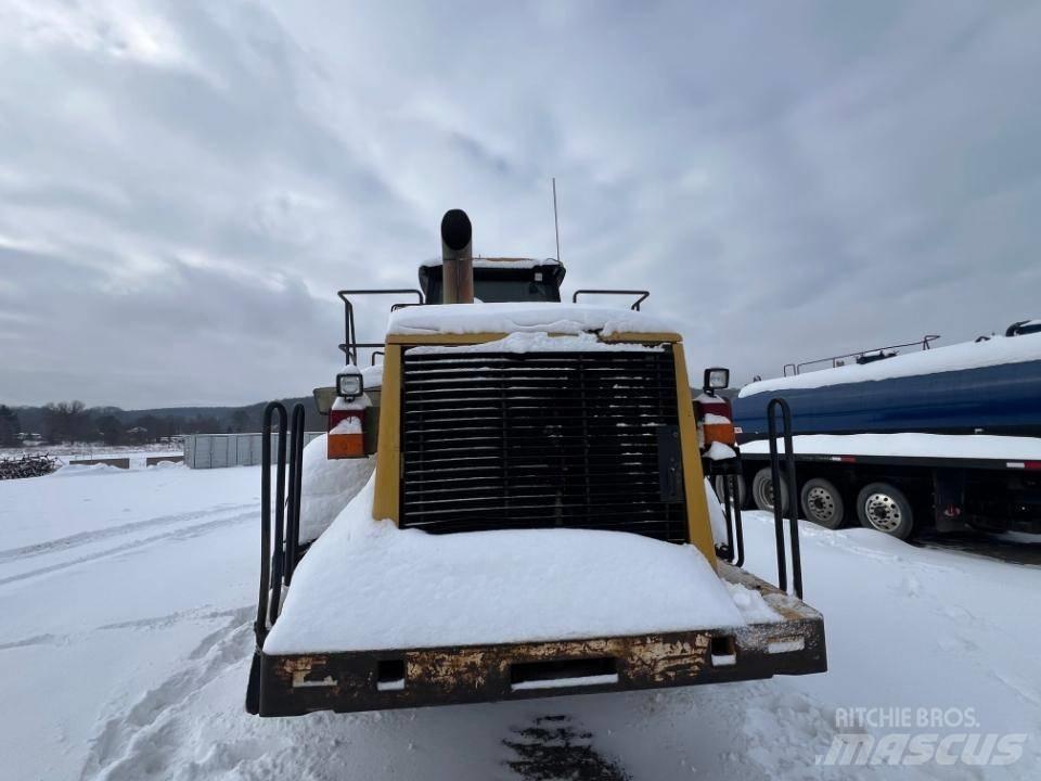CAT 980G Колесни товарачи
