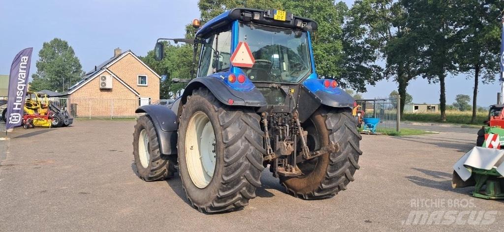 Valtra T160 Трактори