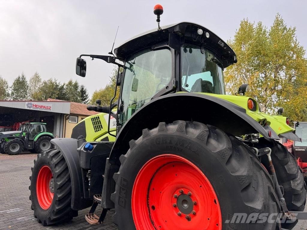 CLAAS AXION 800 CIS Трактори