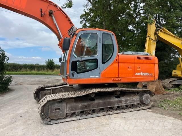 Doosan DX 225 LC Верижен екскаватор