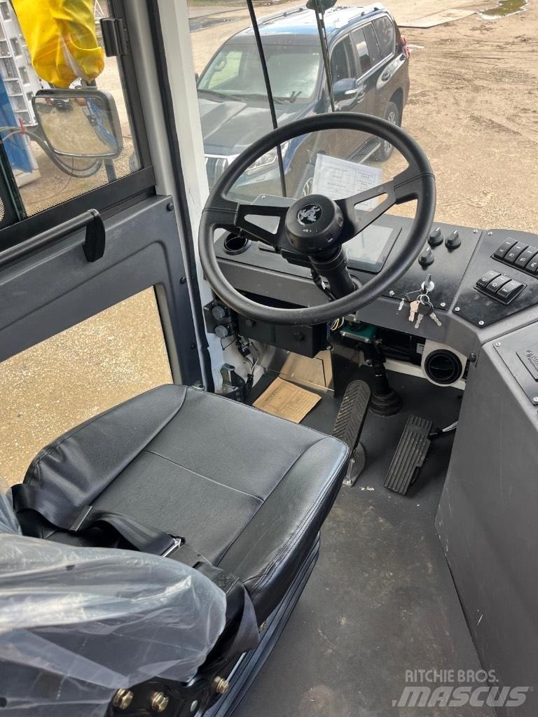 XCMG XPT70K Терминални трактори