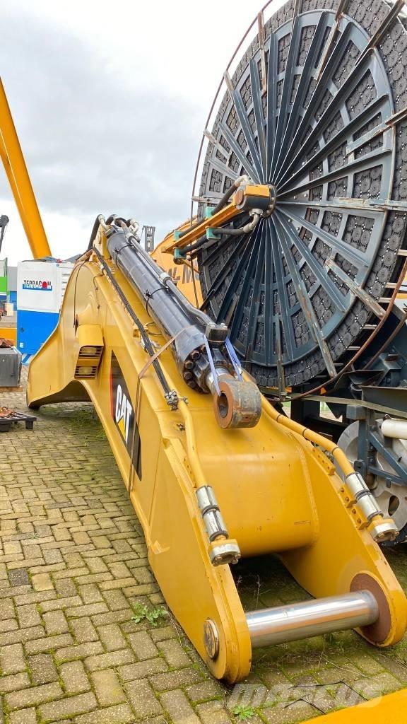 CAT 385/390/395 Товарачи със заден ескаватор