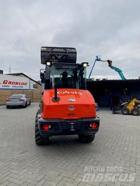 Kubota R 090 Колесни товарачи