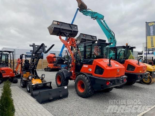 Kubota R 090 Колесни товарачи
