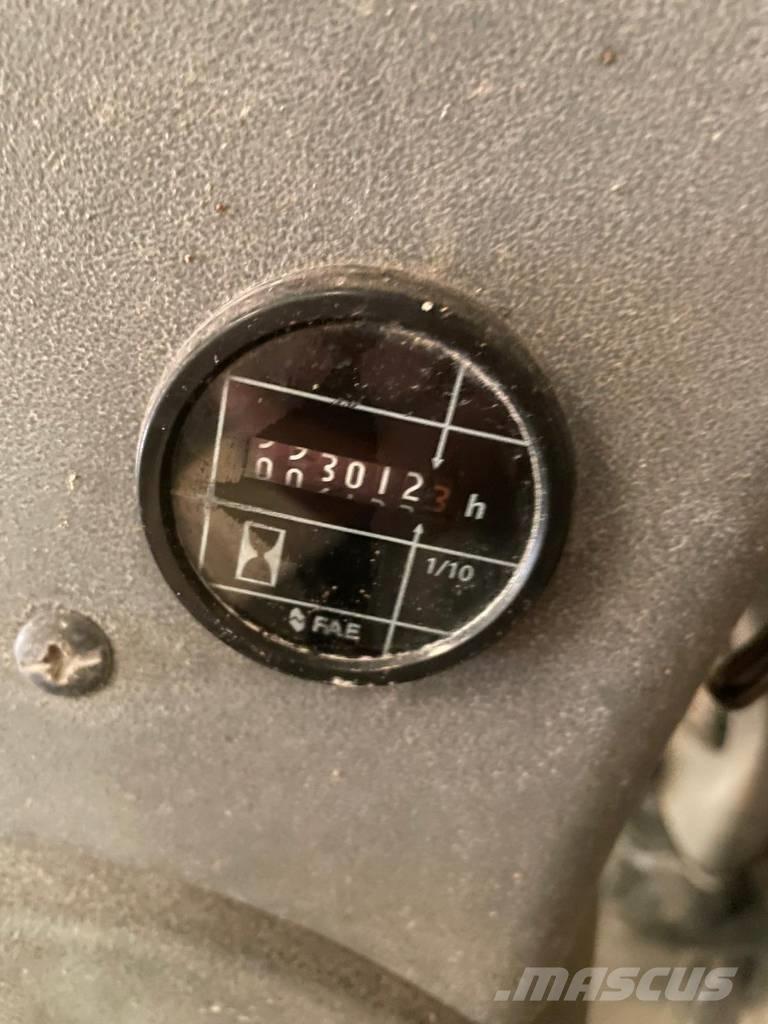 New Holland W 270 B Колесни товарачи