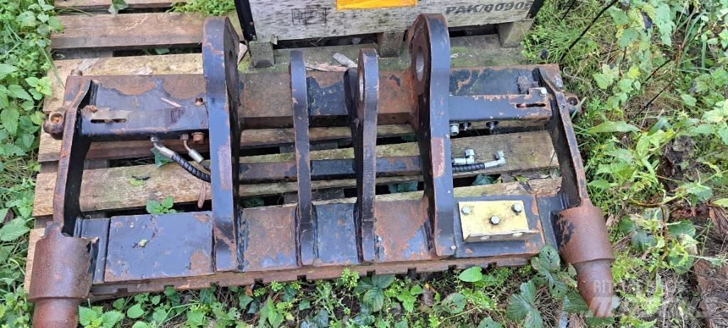JCB TM320 PIN CONE Други товарещи и копаещи и аксесоари