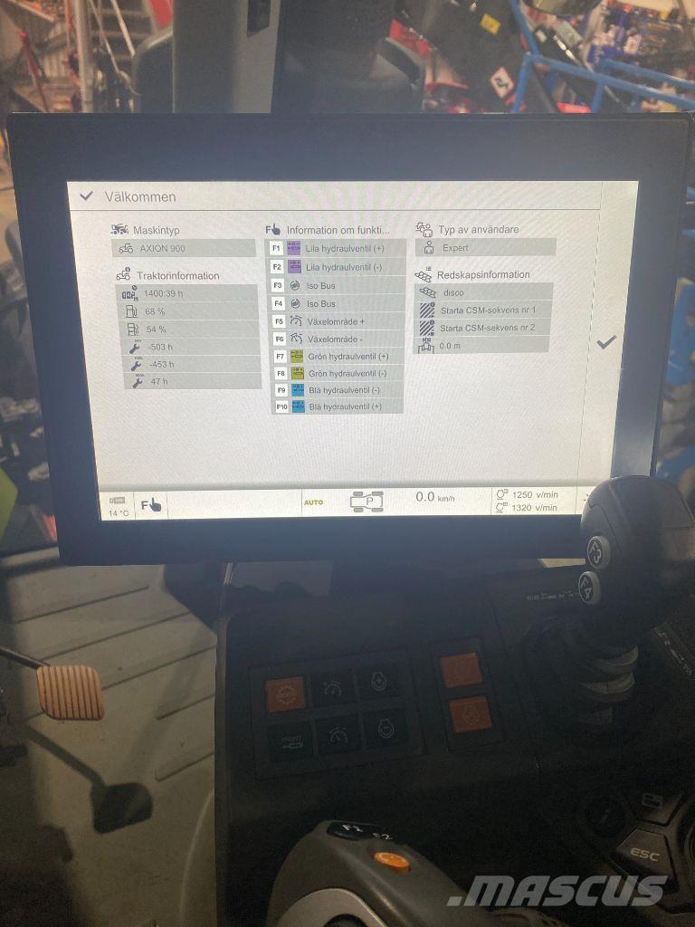 CLAAS Axion 930 Трактори