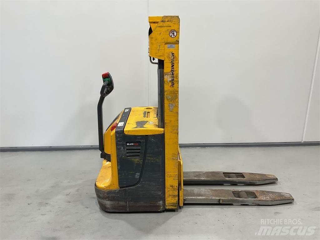 Jungheinrich EJC12 Самоходни товарачи