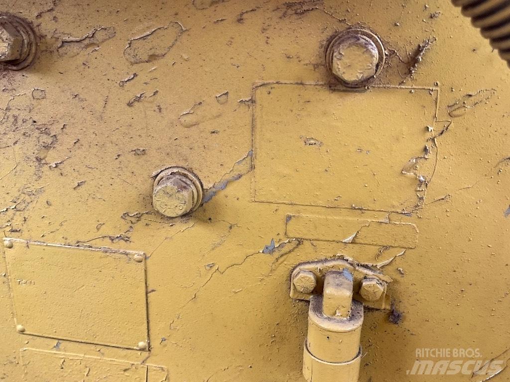 CAT D 7 Верижни булдозери
