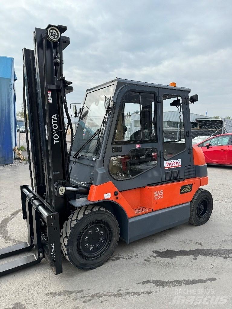 Toyota 7FBMF45 Електрически вилични кари-повдигачи