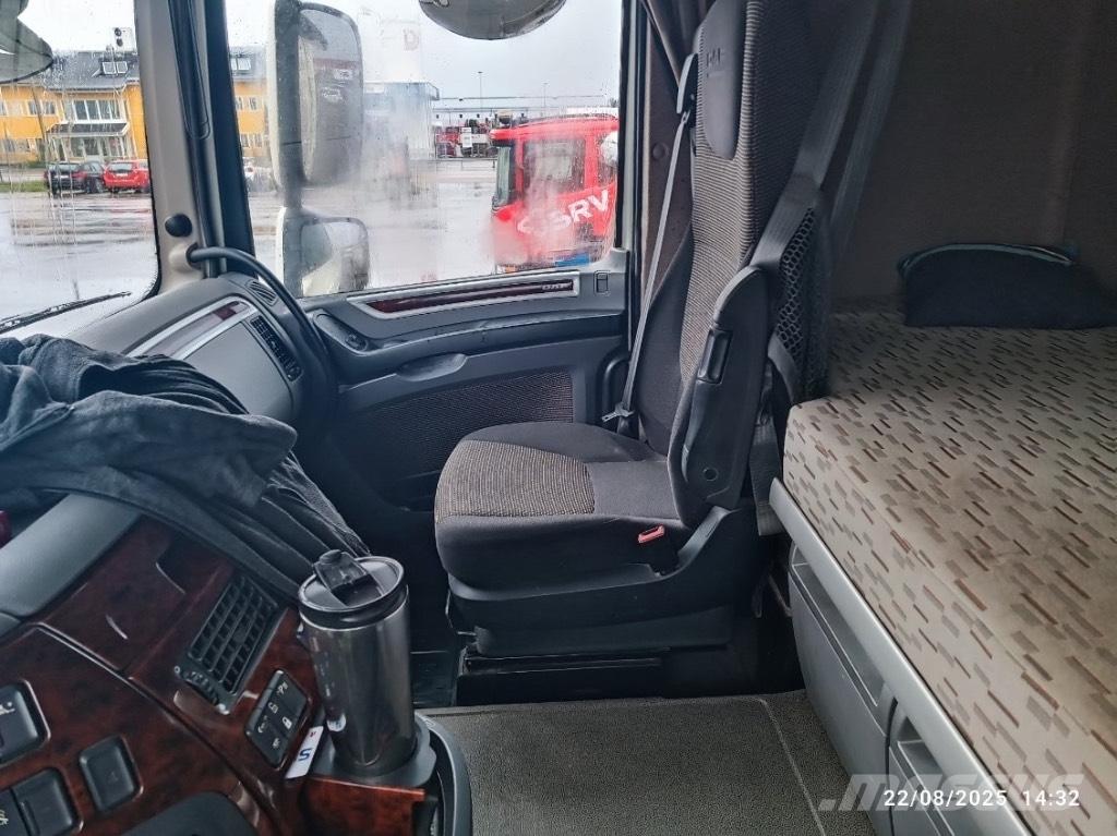 DAF XF 510 Камиони с кран с кука