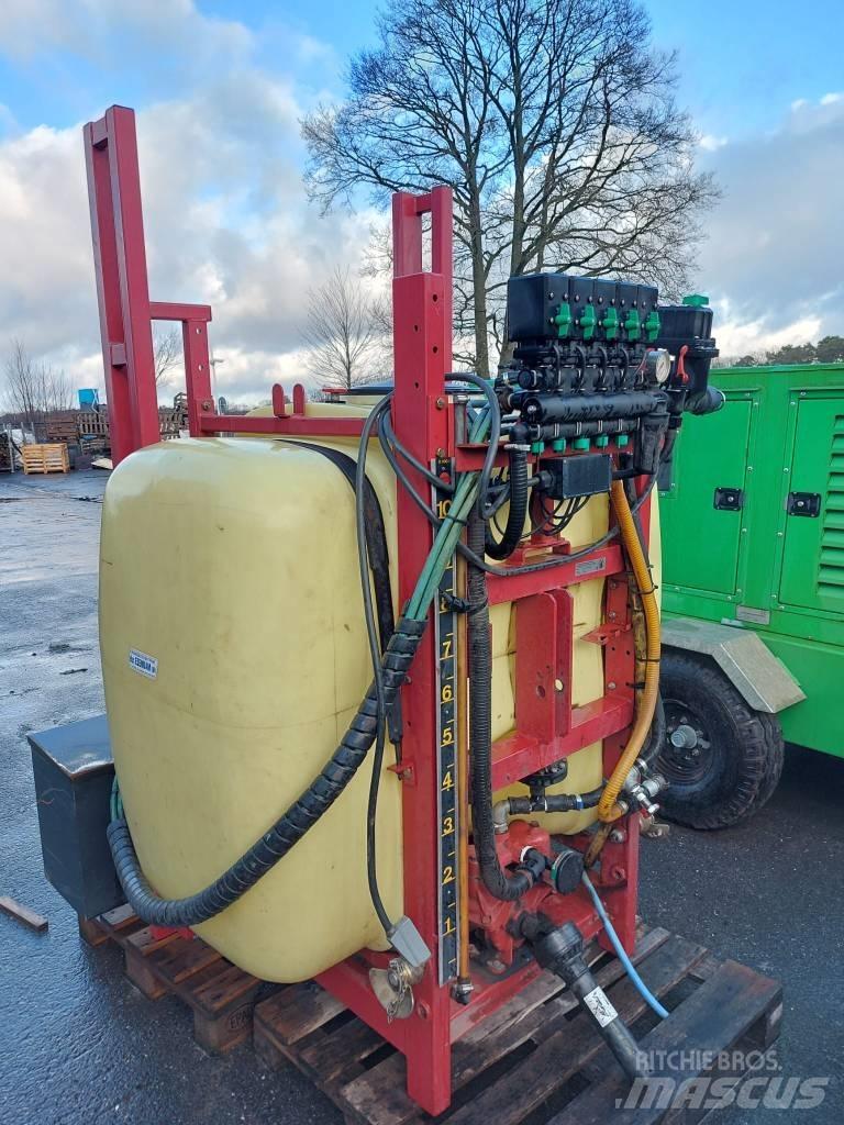 Hardi 1000 liter Навесни пръскачки
