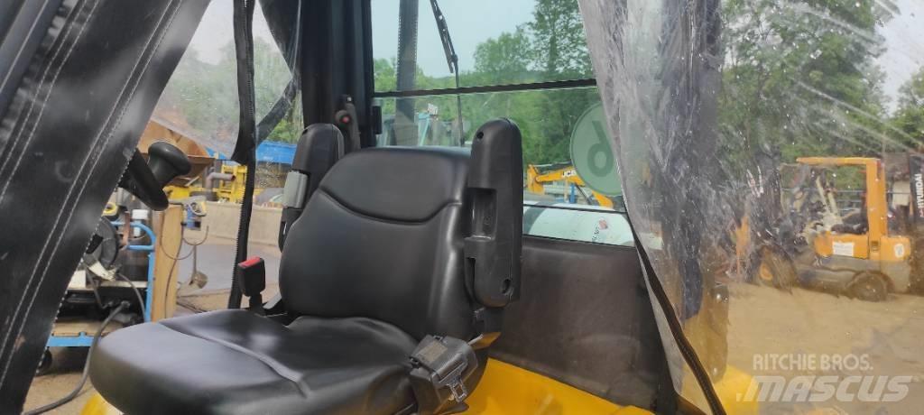 Yale GLP25VX Камиони с АГУ