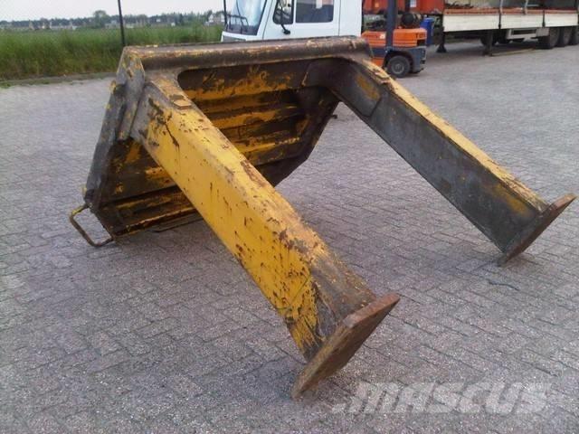 CAT 990 II Шаси