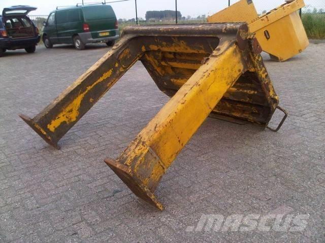 CAT 990 II Шаси