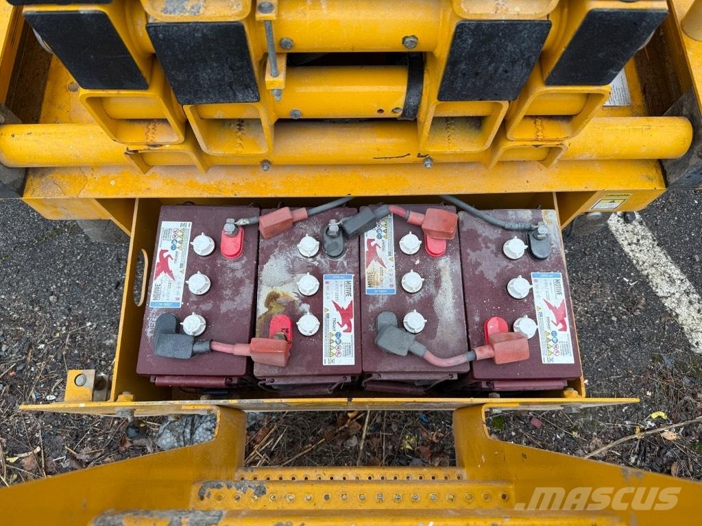 Haulotte Compact 14 Ножични работни платформи