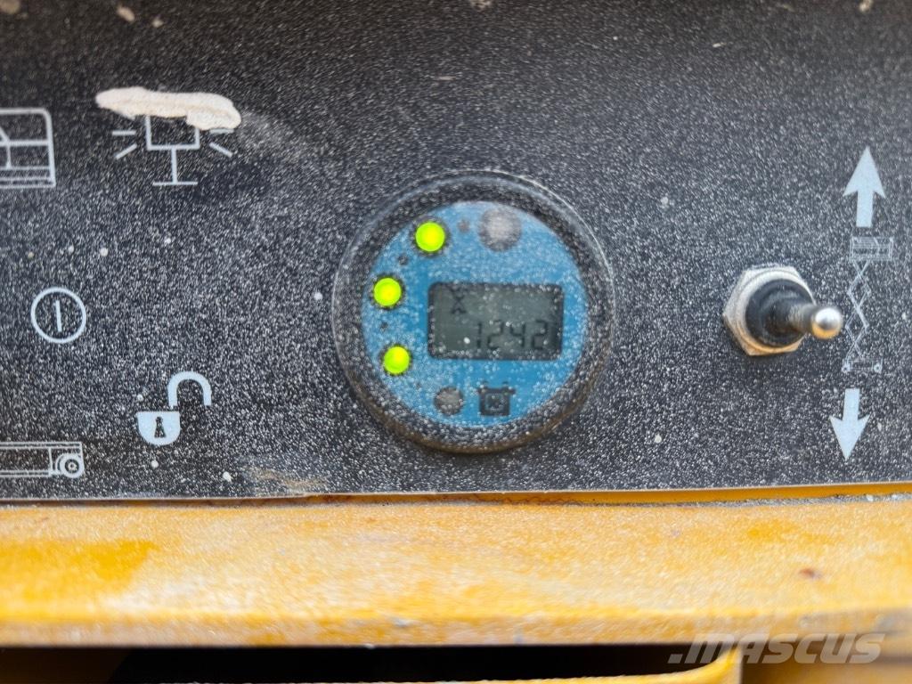 Haulotte Compact 14 Ножични работни платформи