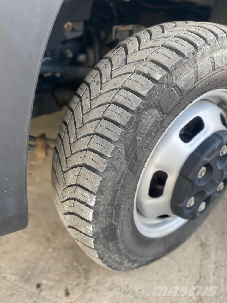Iveco Daily 35 C18 Фургони
