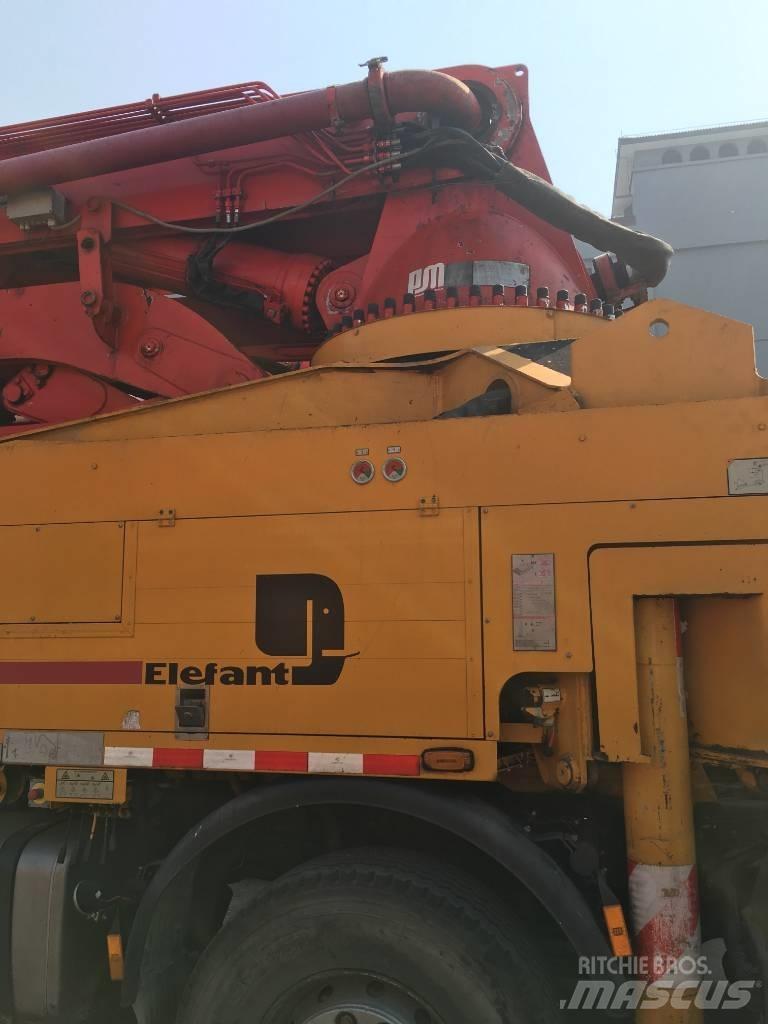 Putzmeister 46m Бетонопомпи
