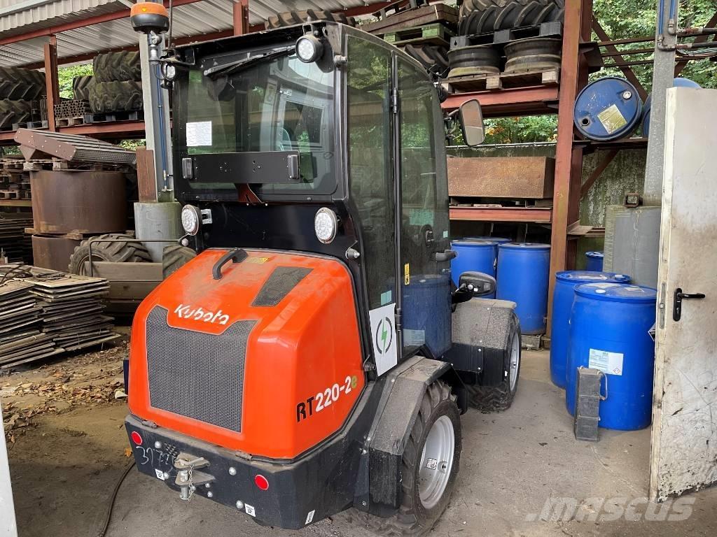 Kubota RT220-2e Колесни товарачи